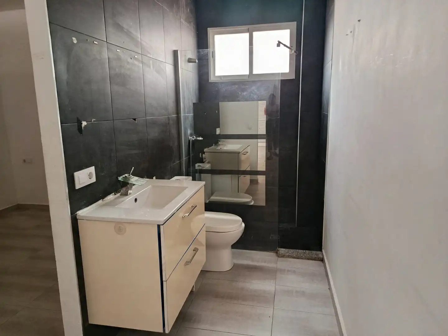 Bany de Apartament en venda en Chiva amb Aire condicionat, Terrassa i Piscina comunitària
