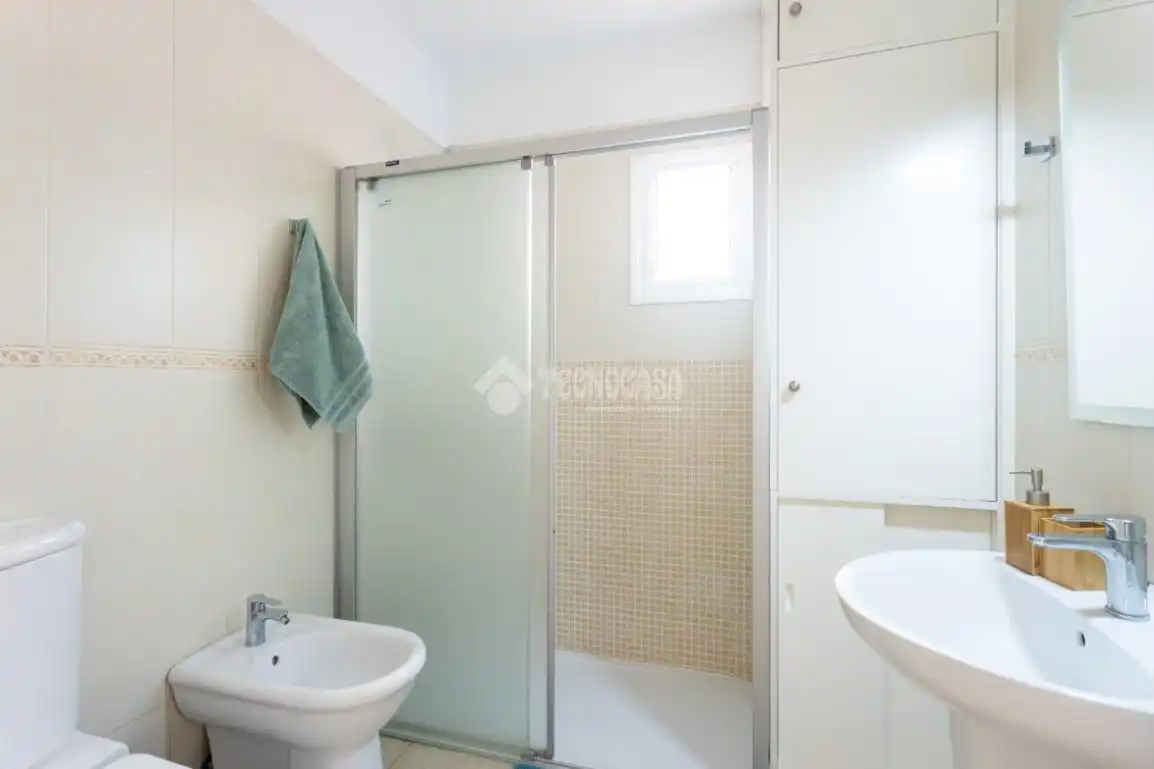 Badezimmer von Wohnung zur Miete in Candelaria mit Balkon und Gemeinschaftspool