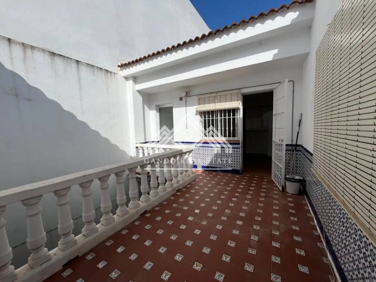 Vista exterior de Casa o xalet en venda en Dos Hermanas amb Terrassa