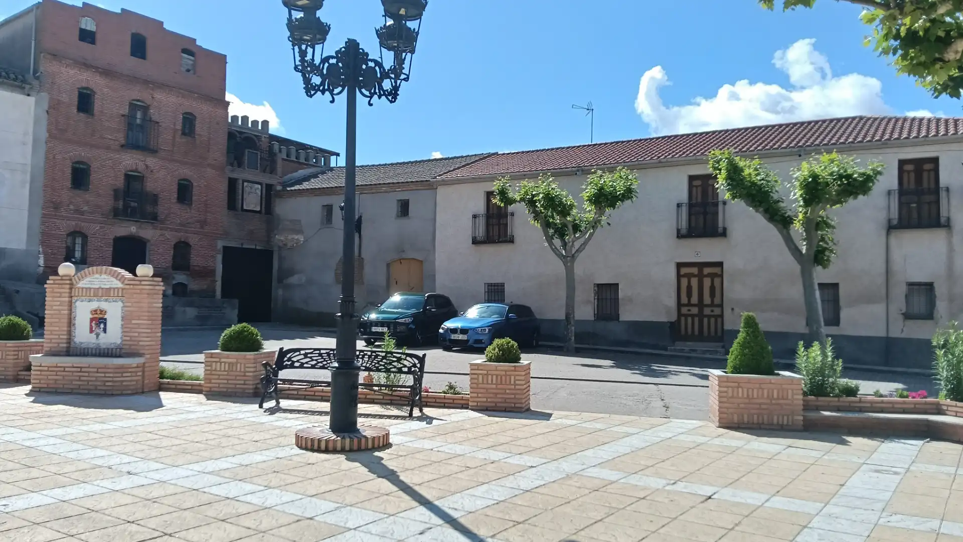 Vista exterior de Casa o xalet en venda en Lucillos amb Terrassa