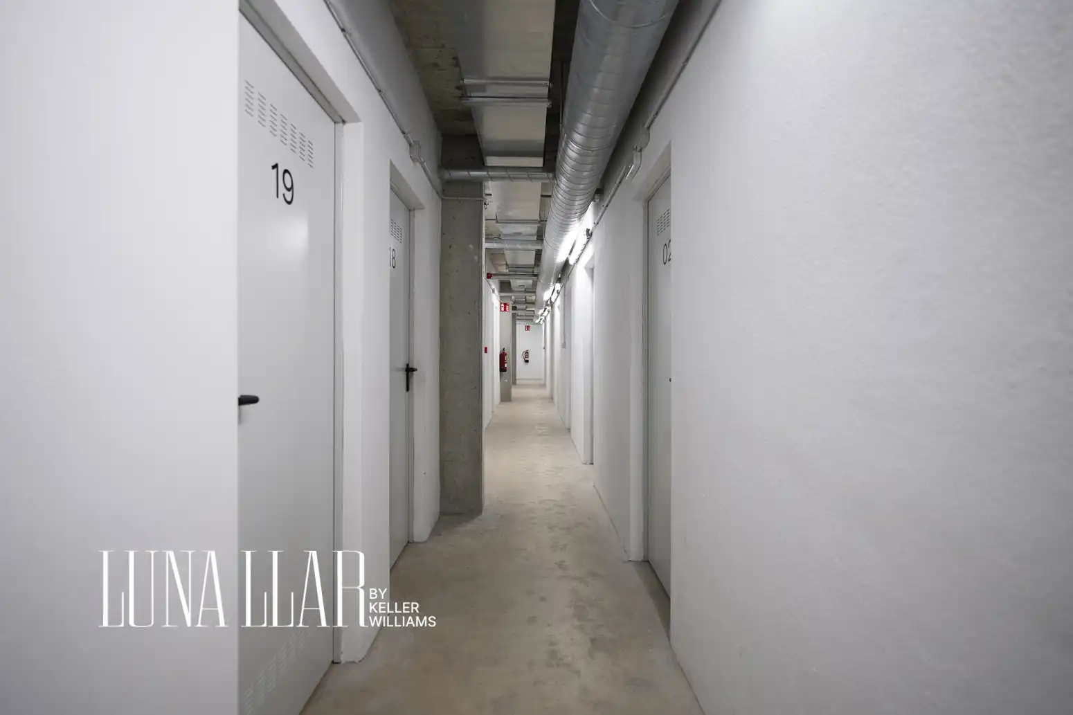 Piso en venta en Cornellà de Llobregat con Aire acondicionado, Calefacción y Jardín privado