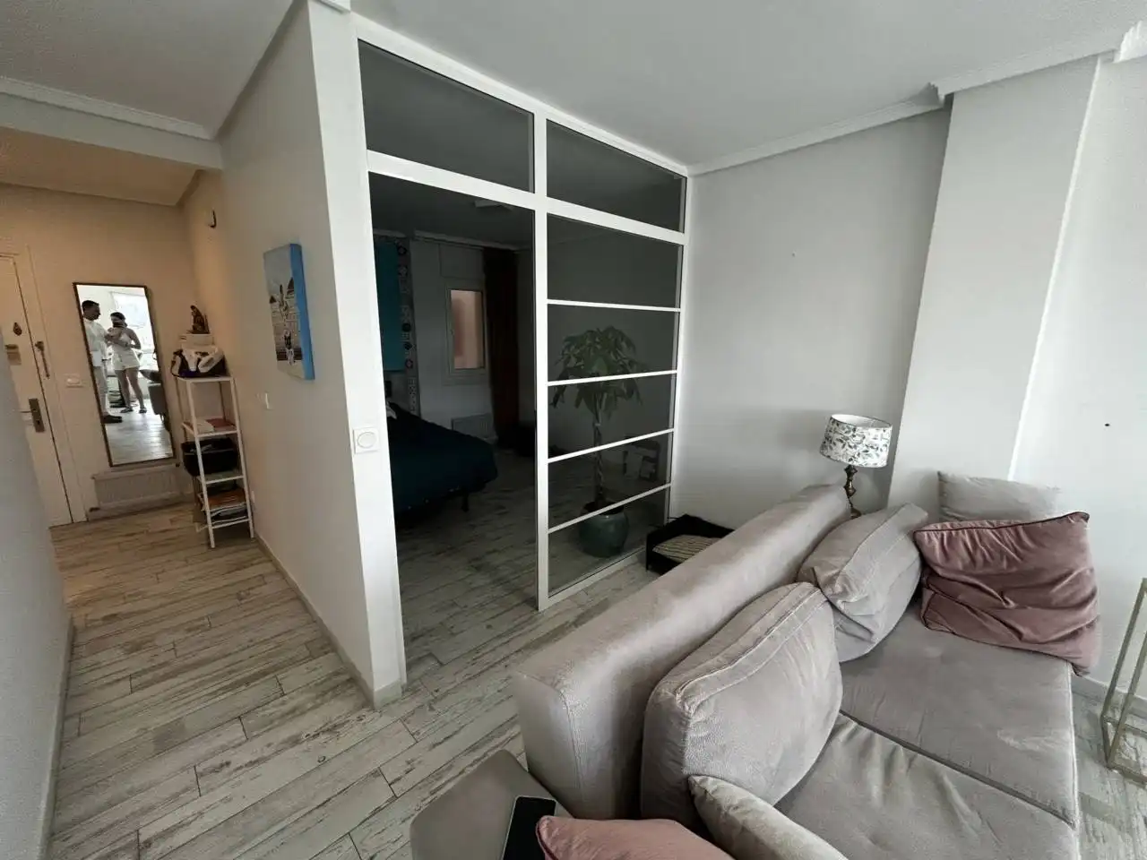 Sala d'estar de Pis en venda en Donostia - San Sebastián  amb Calefacció, Traster i Alarma