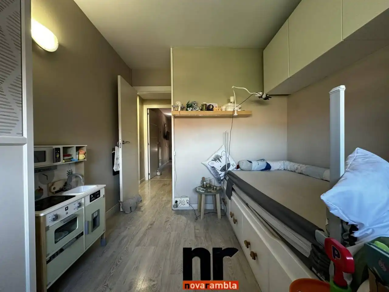 Wohnung zur Miete in Rambla Pinetons, Can Clos - Pinetons