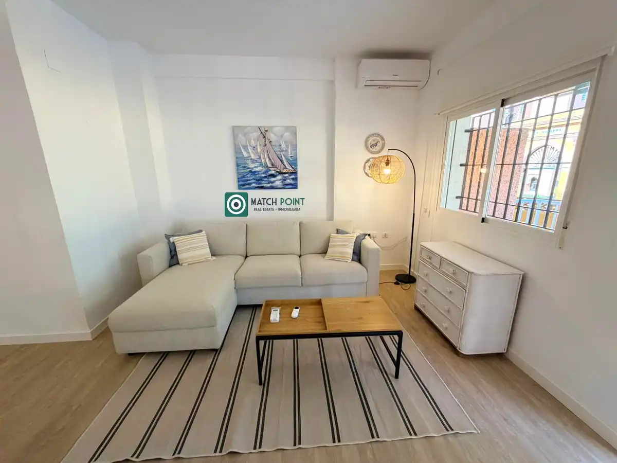 Sala d'estar de Pis de lloguer en Almuñécar amb Moblat