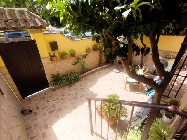 Casa adosada en Venta en Camposoto - Gallineras