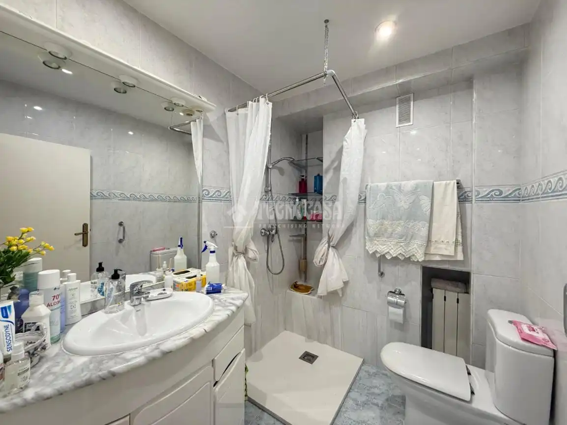 Baño de Piso en venta en Madrid con Aire acondicionado, Calefacción y Terraza