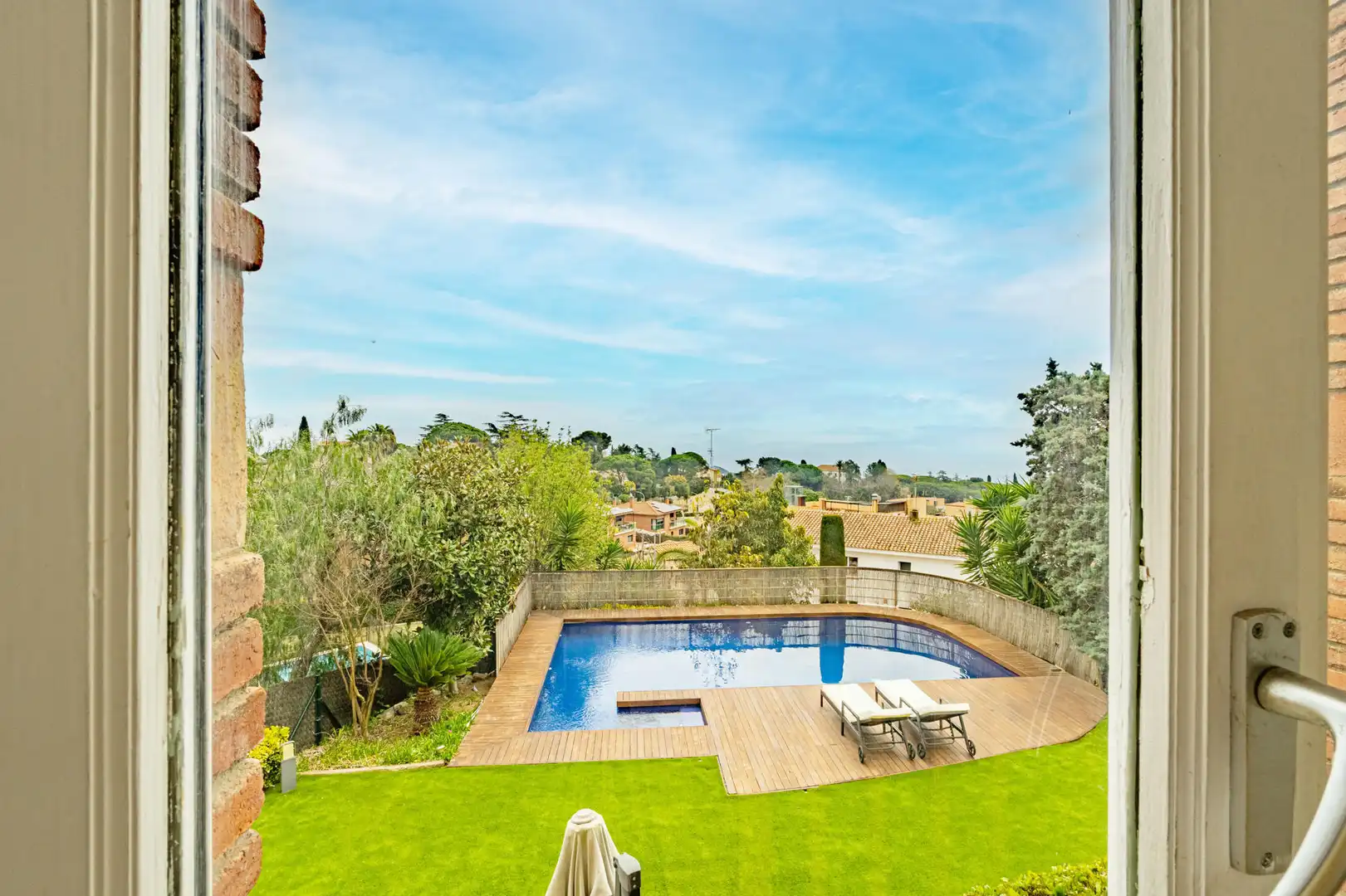 Schwimmbecken von Haus oder Chalet zur Miete in Sant Vicenç de Montalt mit Heizung und Terrasse