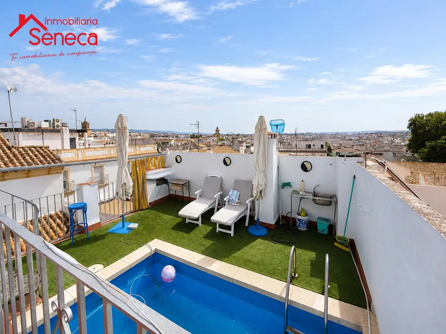 Terrassa de Casa o xalet en venda en Córdoba amb Traster i Piscina