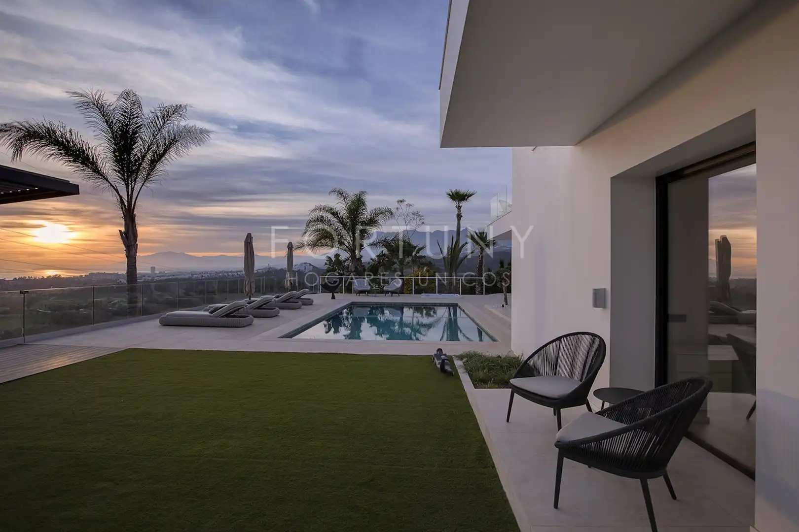 Terraza de Casa o chalet en venta en Marbella con Aire acondicionado, Calefacción y Jardín privado