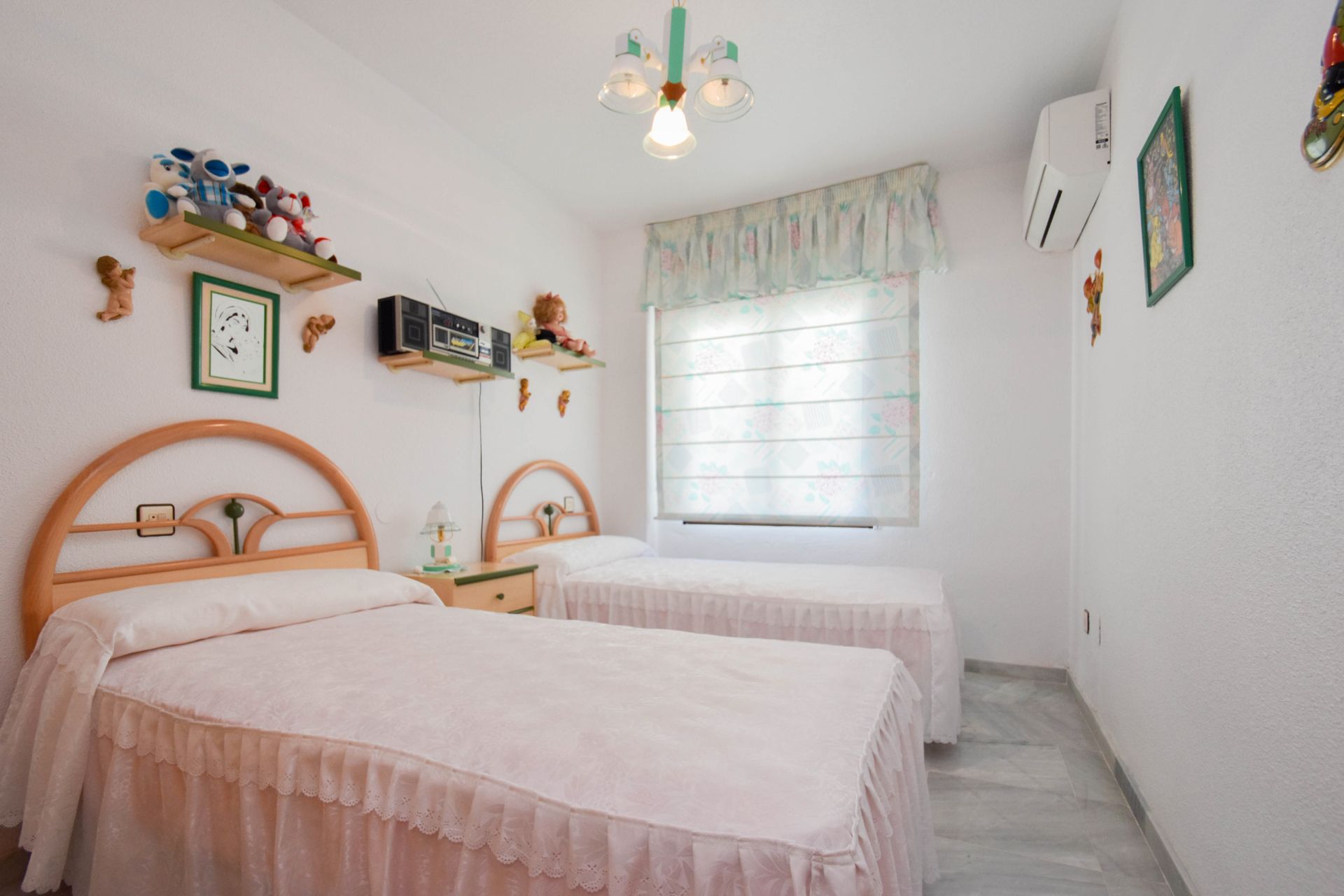 Habitación de Apartamento en venta en Almuñécar con Aire acondicionado, Terraza y Amueblado