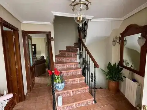 Casa o xalet en venda en Linares amb Terrassa i Balcó