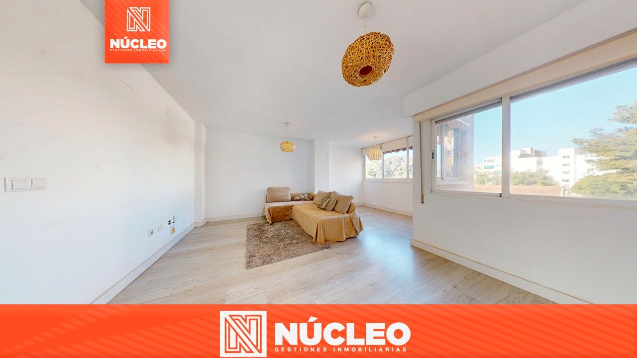 Living room of Flat for sale in Sant Joan d'Alacant  with Swimming Pool, Oven and Washing machine