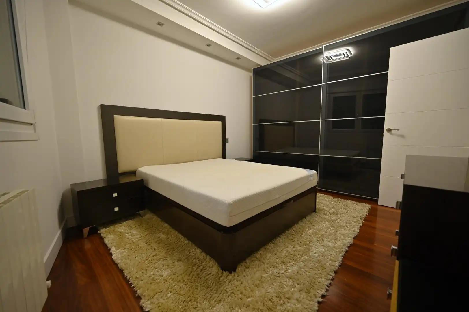 Habitación de Casa adosada en venta en Loiu con Aire acondicionado, Calefacción y Jardín privado