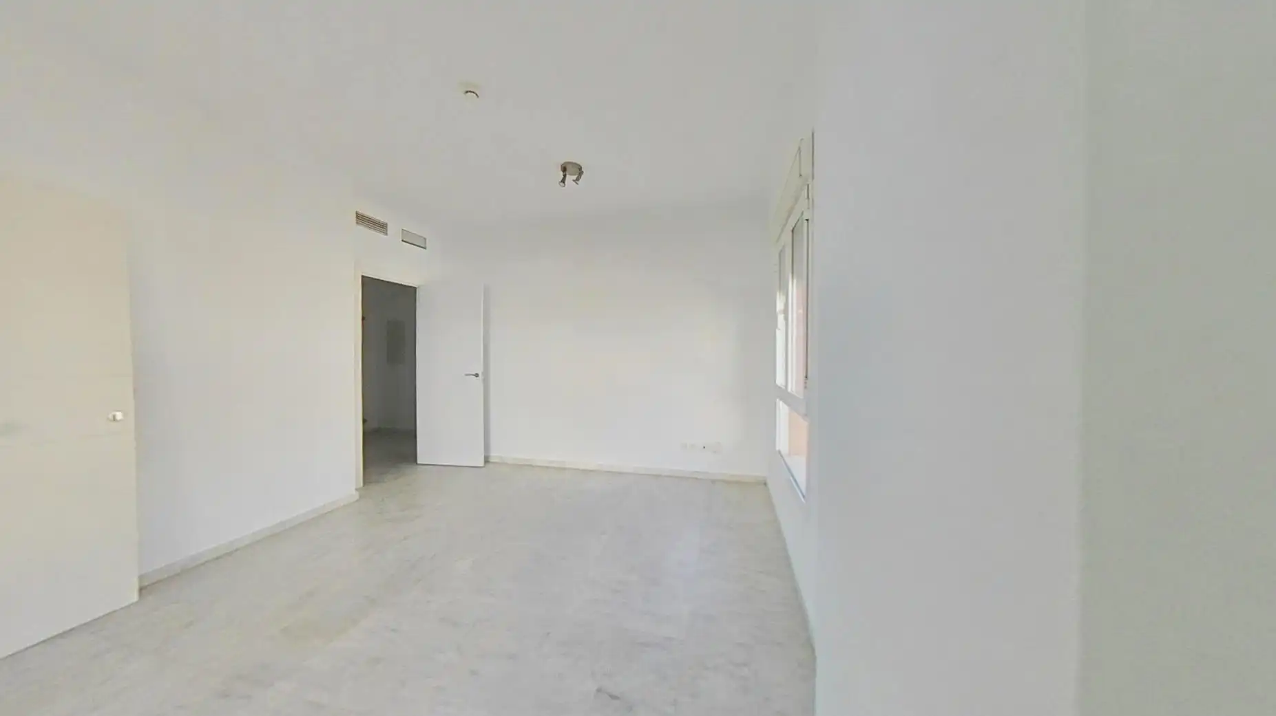 Apartamento en venta en Av Aeronaútica, Urbadiez - Entrepuentes