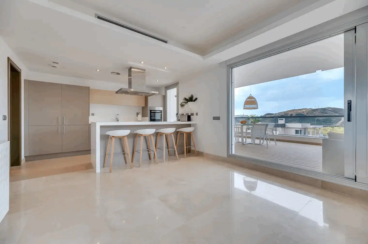 Cocina de Planta baja en venta en Benahavís con Aire acondicionado, Terraza y Trastero