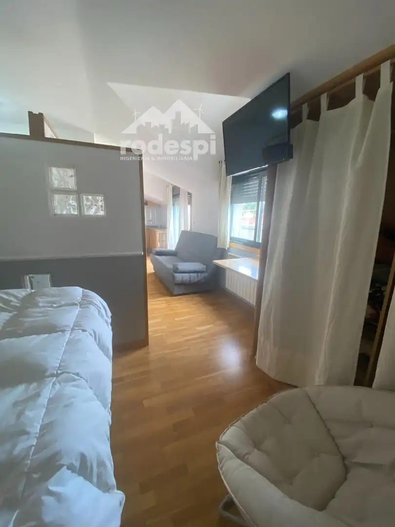 Habitación de Ático de alquiler en A Cañiza   con Calefacción, Terraza y Amueblado