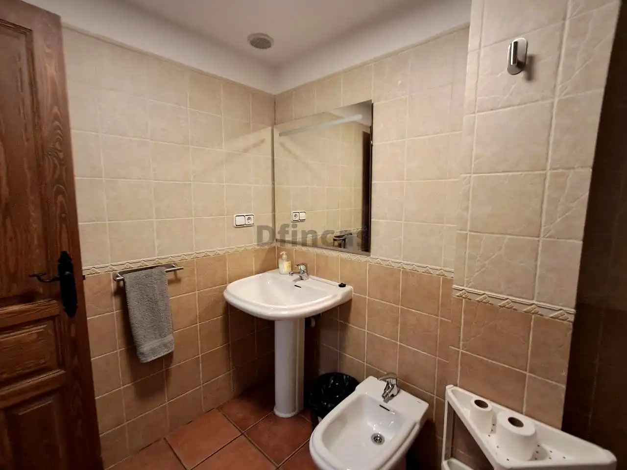 Baño de Piso en venta en Mora de Rubielos con Calefacción y Amueblado