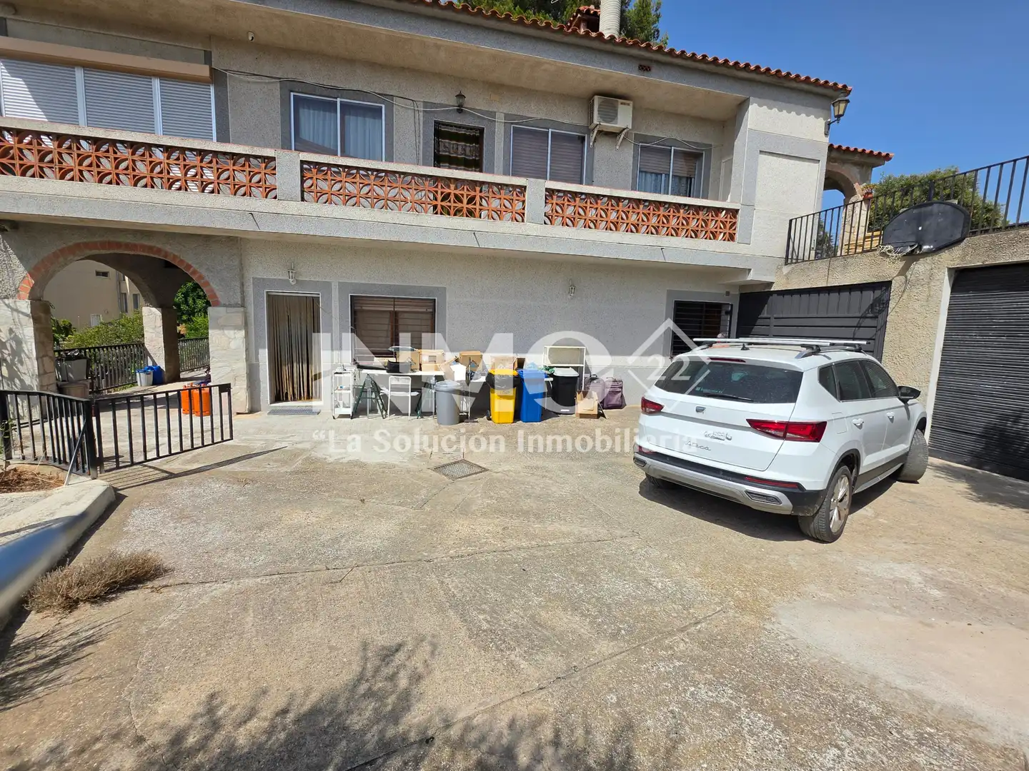 Vista exterior de Casa o xalet en venda en Sant Andreu de la Barca amb Aire condicionat, Calefacció i Jardí privat