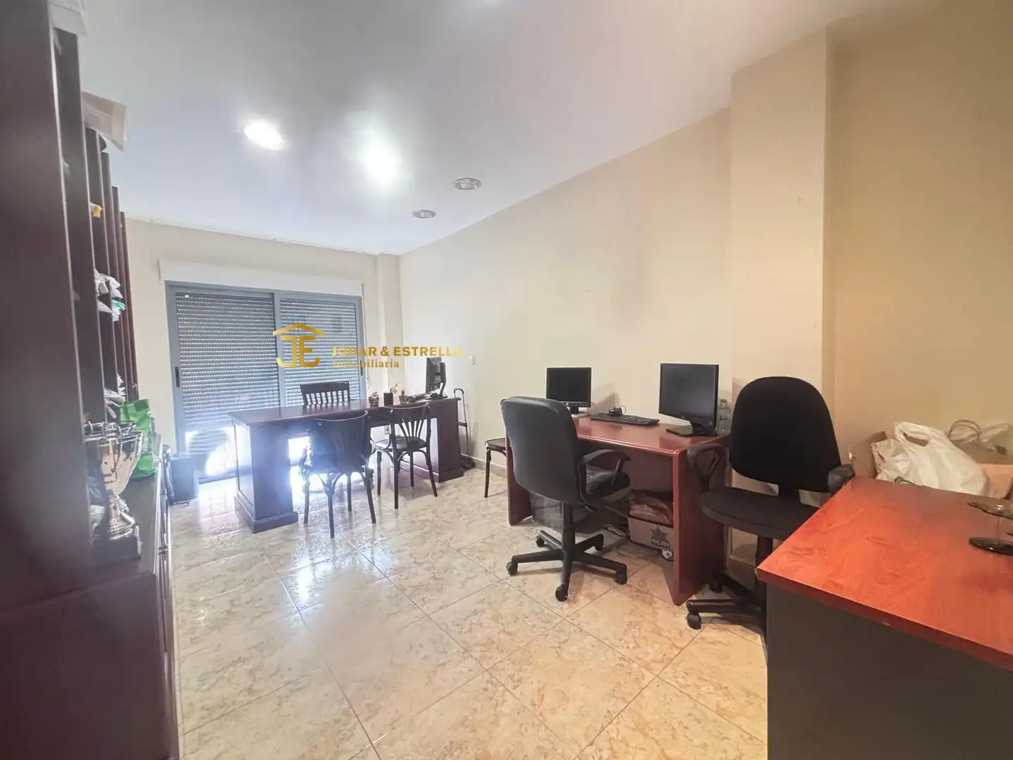 Büro zum Verkauf in Lorca mit Klimaanlage und Heizung