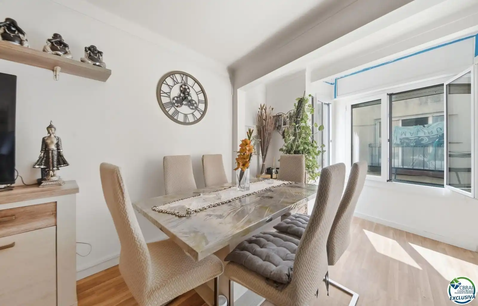 Menjador de Apartament en venda en Roses amb Aire condicionat