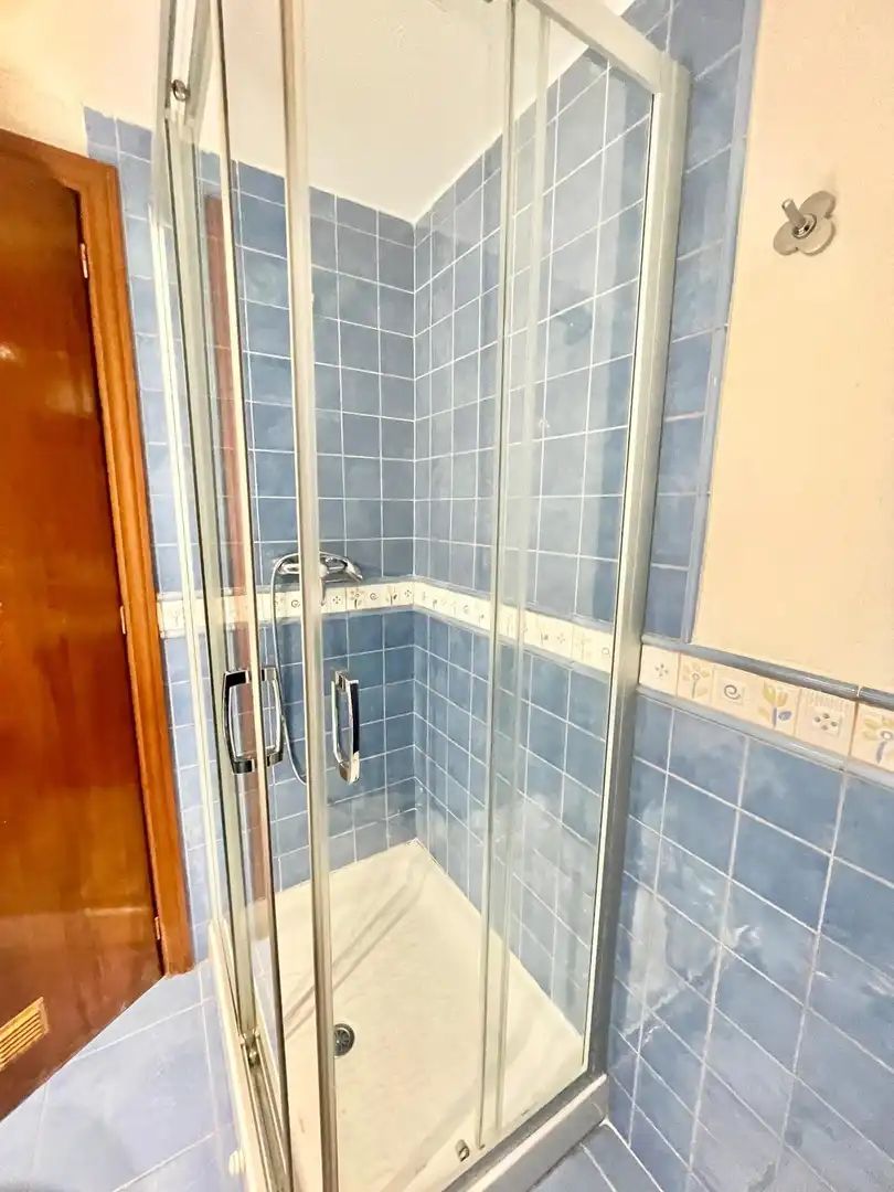 Bathroom of Flat for share in Ronda