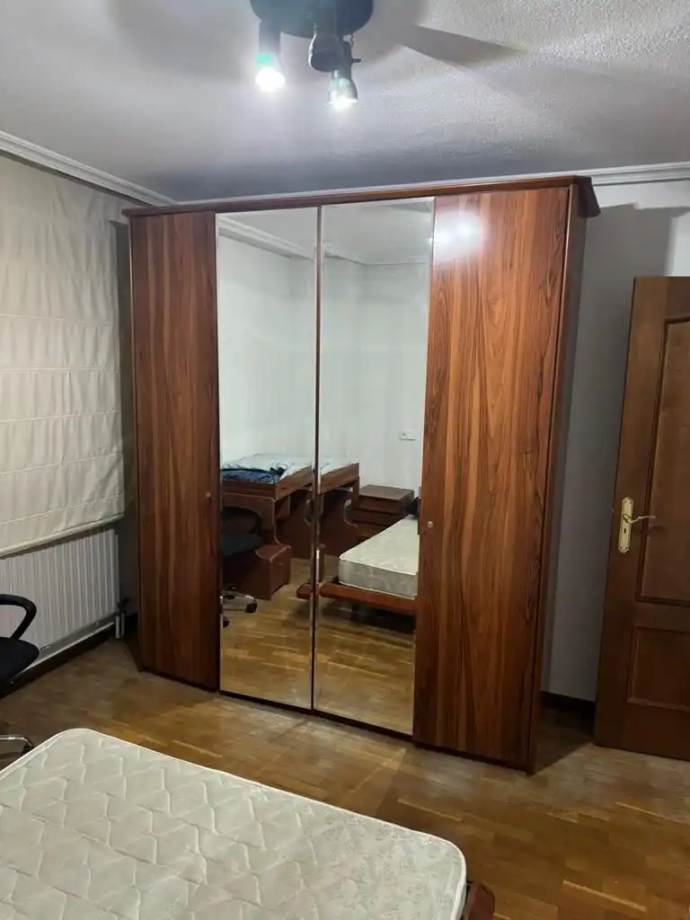 Dormitori de Pis de lloguer en Salamanca amb Calefacció, Parquet i Moblat