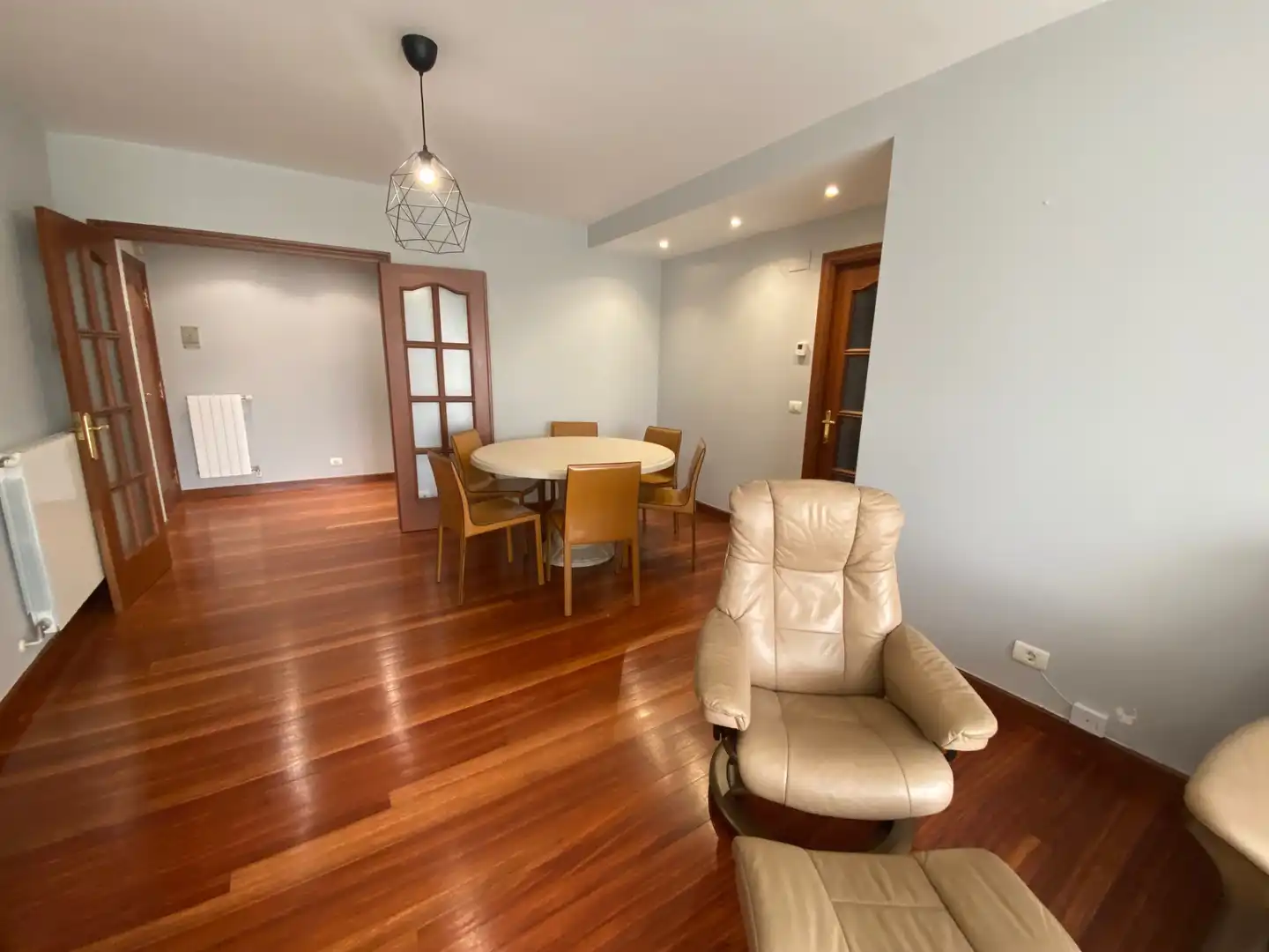 Comedor de Piso en venta en Castro-Urdiales con Calefacción, Trastero y Piscina