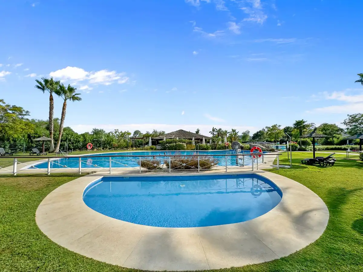 Penthouse with pool for sale in Calle Benahavis, imagen 2
