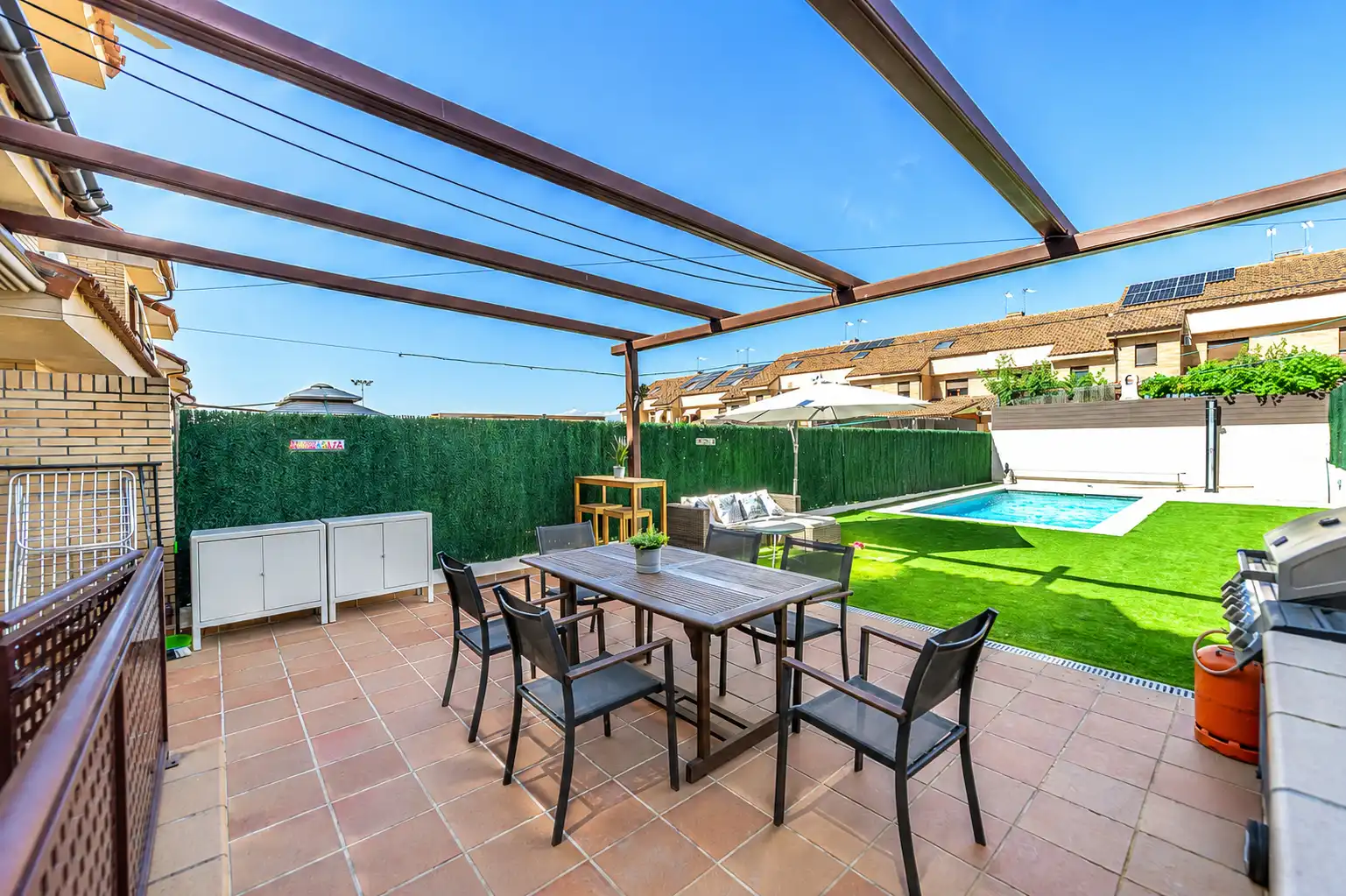 Terrassa de Casa adosada en venda en Navalcarnero amb Aire condicionat, Calefacció i Jardí privat