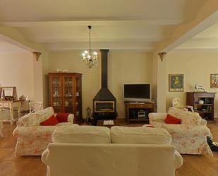 Sala d'estar de Casa adosada en venda en Petrés amb Aire condicionat, Terrassa i Balcó