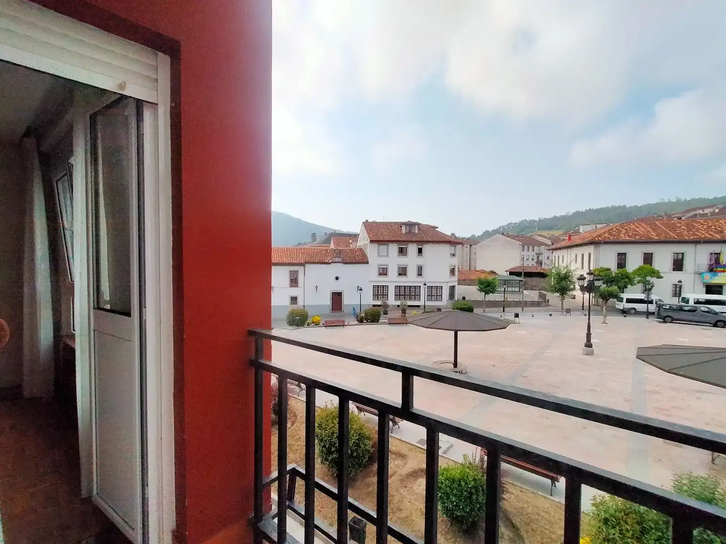 Vista exterior de Pis en venda en Pravia amb Calefacció i Terrassa
