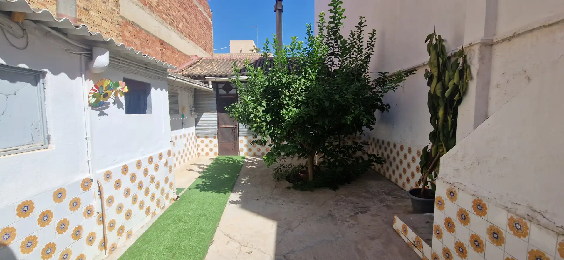 Garden of Houses for sale in Albal  with Air Conditioner, Heating and Furnished