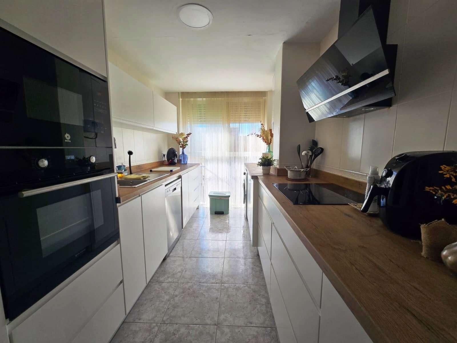 Cuina de Pis en venda en Castilleja de la Cuesta amb Aire condicionat