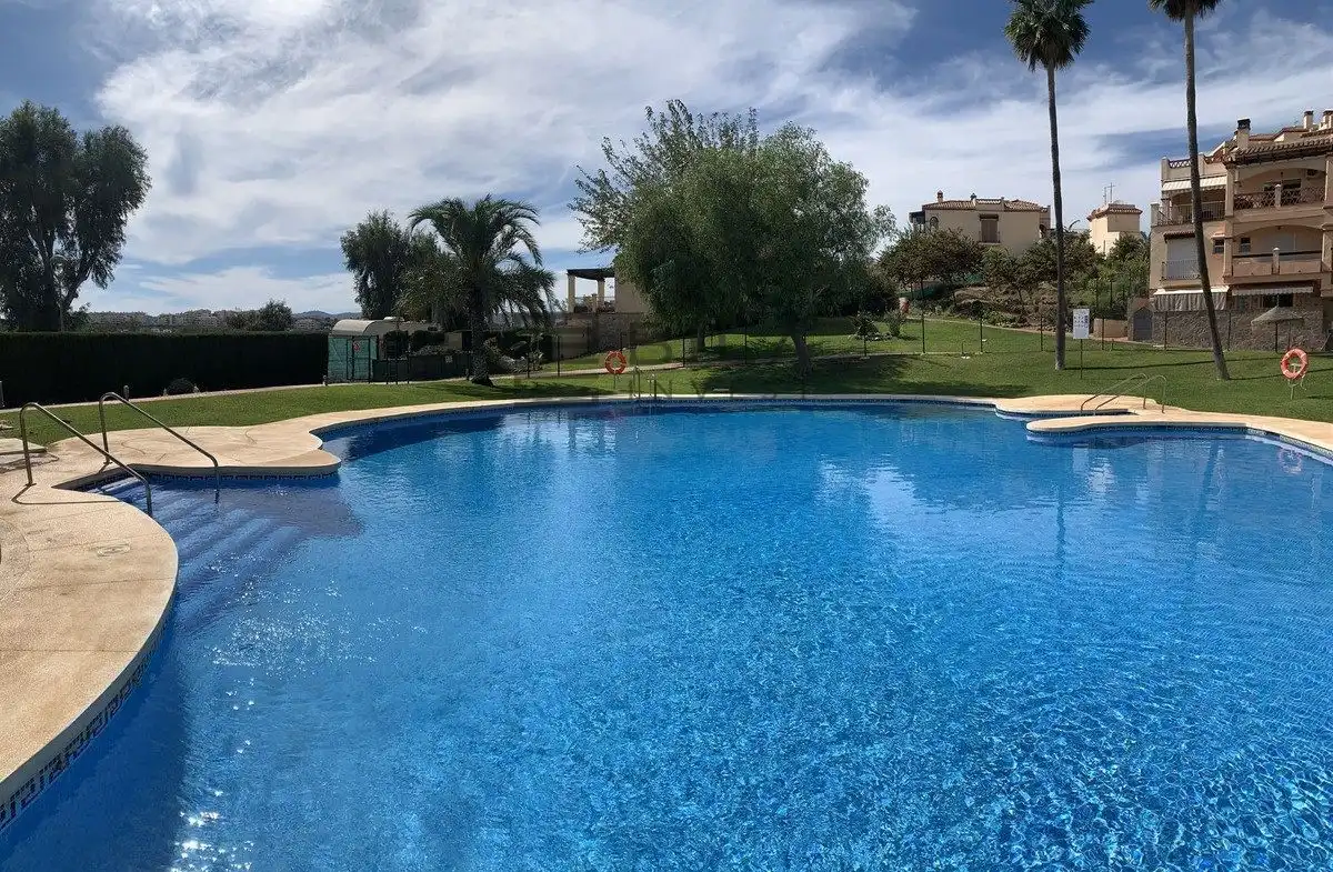 Piscina de Casa adosada en venda en Mijas amb Traster, Piscina i Piscina comunitària