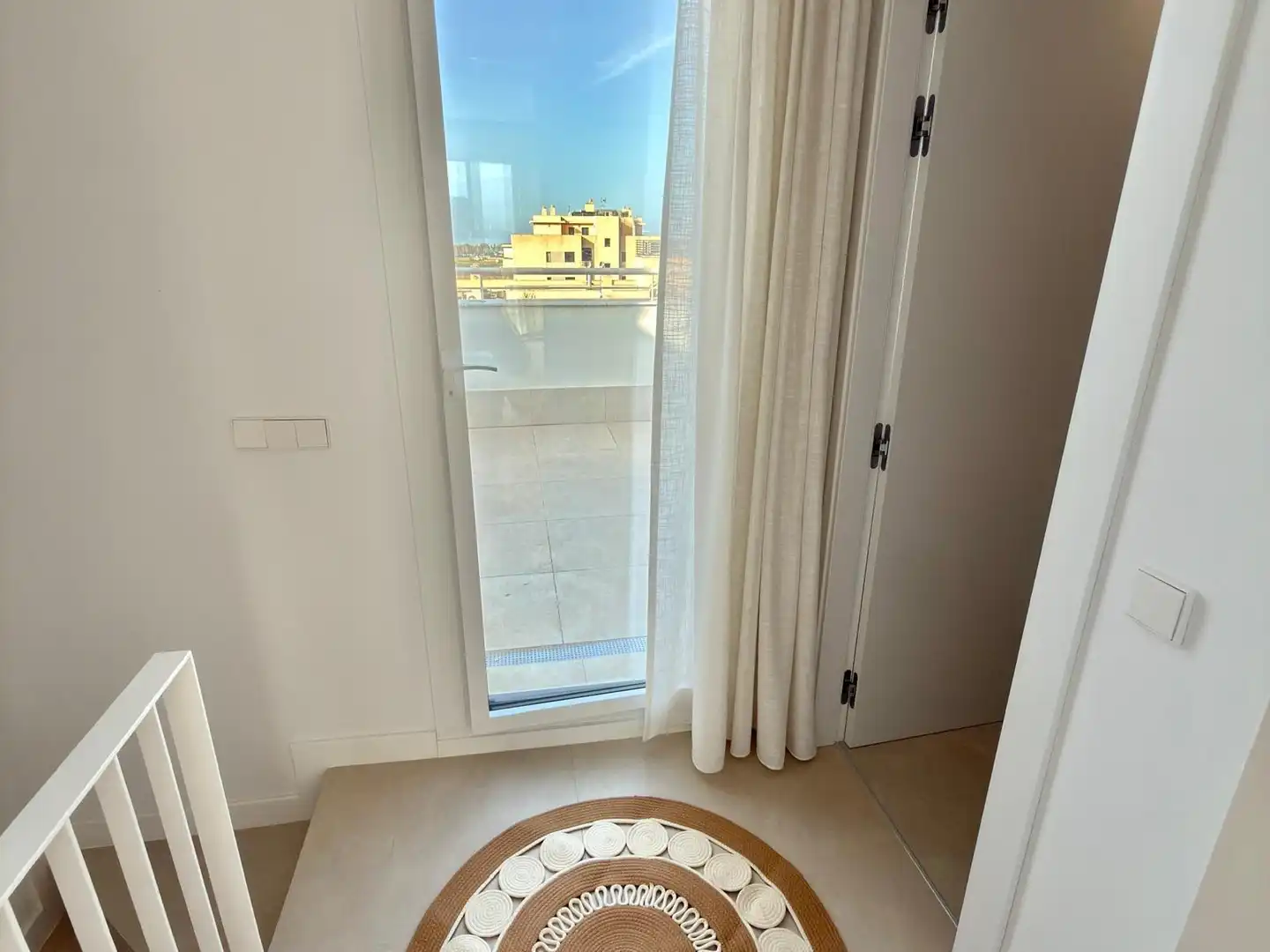 Dachboden zur Miete in Calle Calle Mar Cantábrico, Poniente - Faro