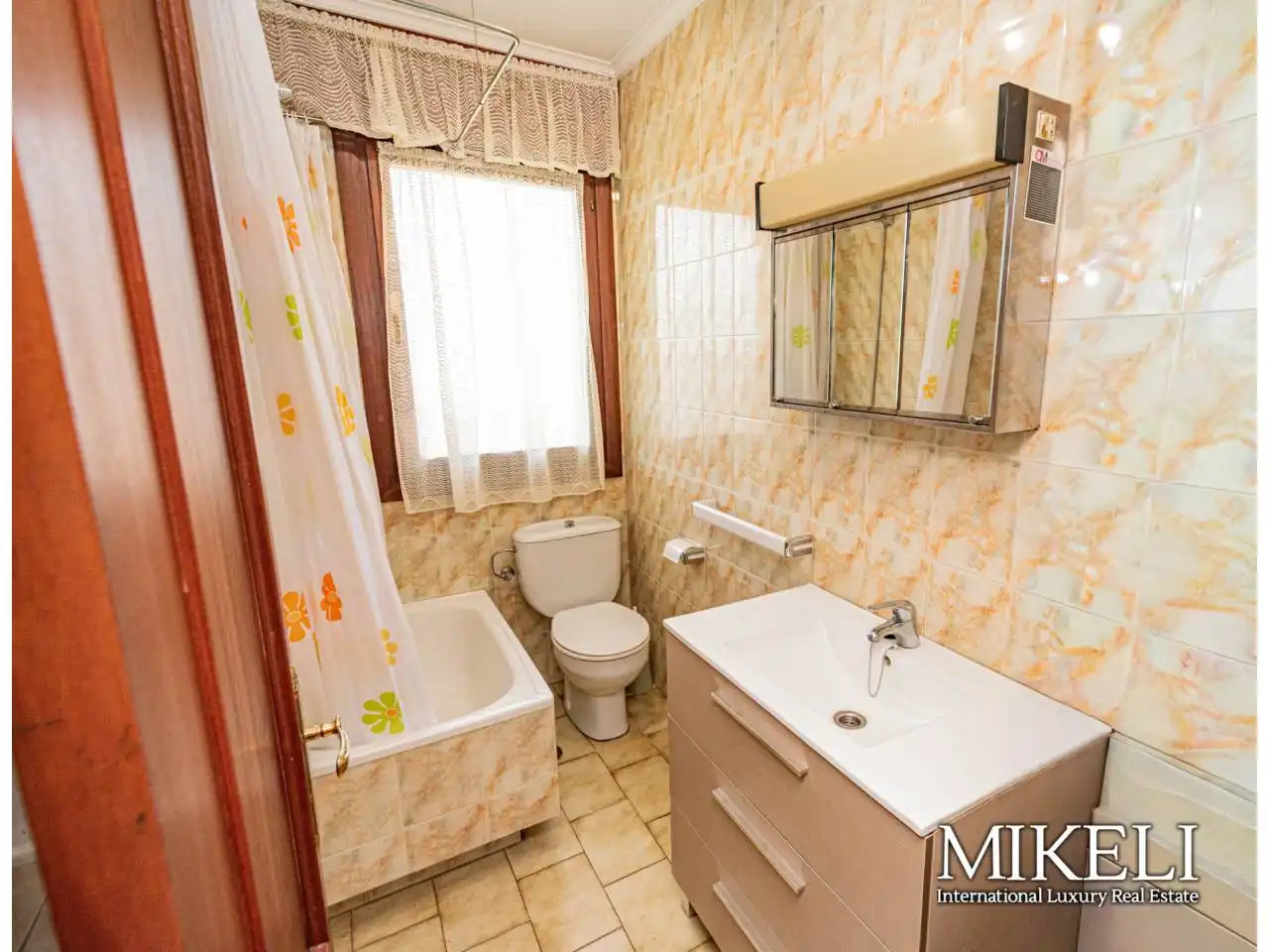 Bathroom of Houses for sale in Camargo  with Heating, Private garden and Parquet flooring