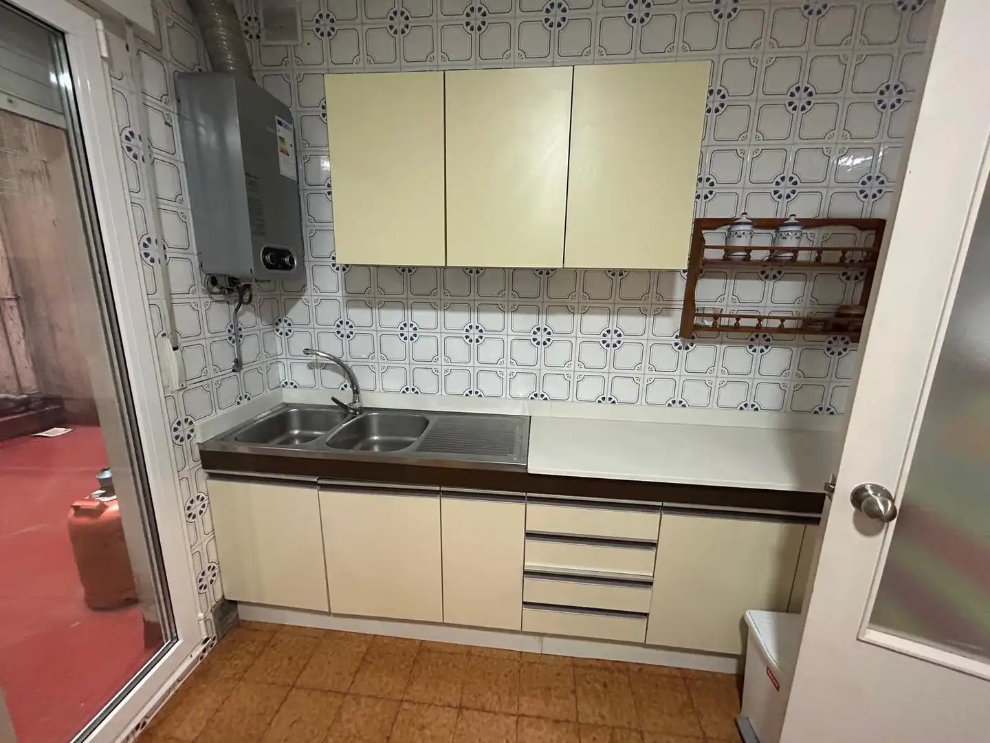 Cuina de Pis de lloguer en Ribeira amb Calefacció, Moblat i Balcó