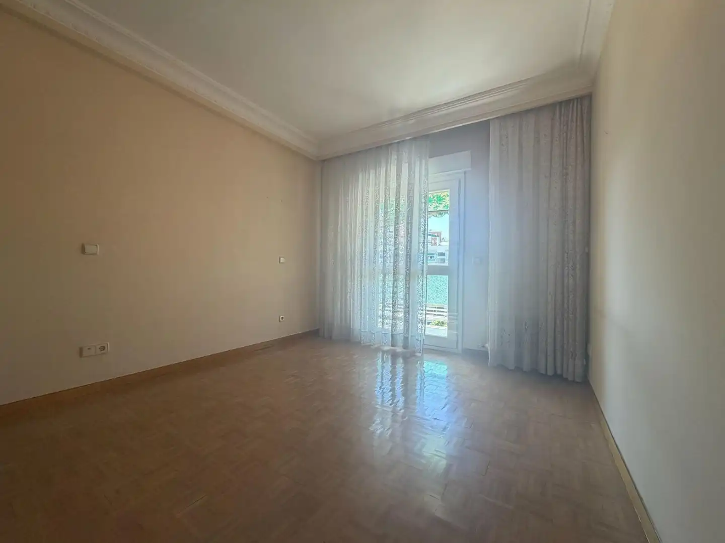 Habitación de Piso en venta en Madrid con Calefacción, Parquet y Terraza