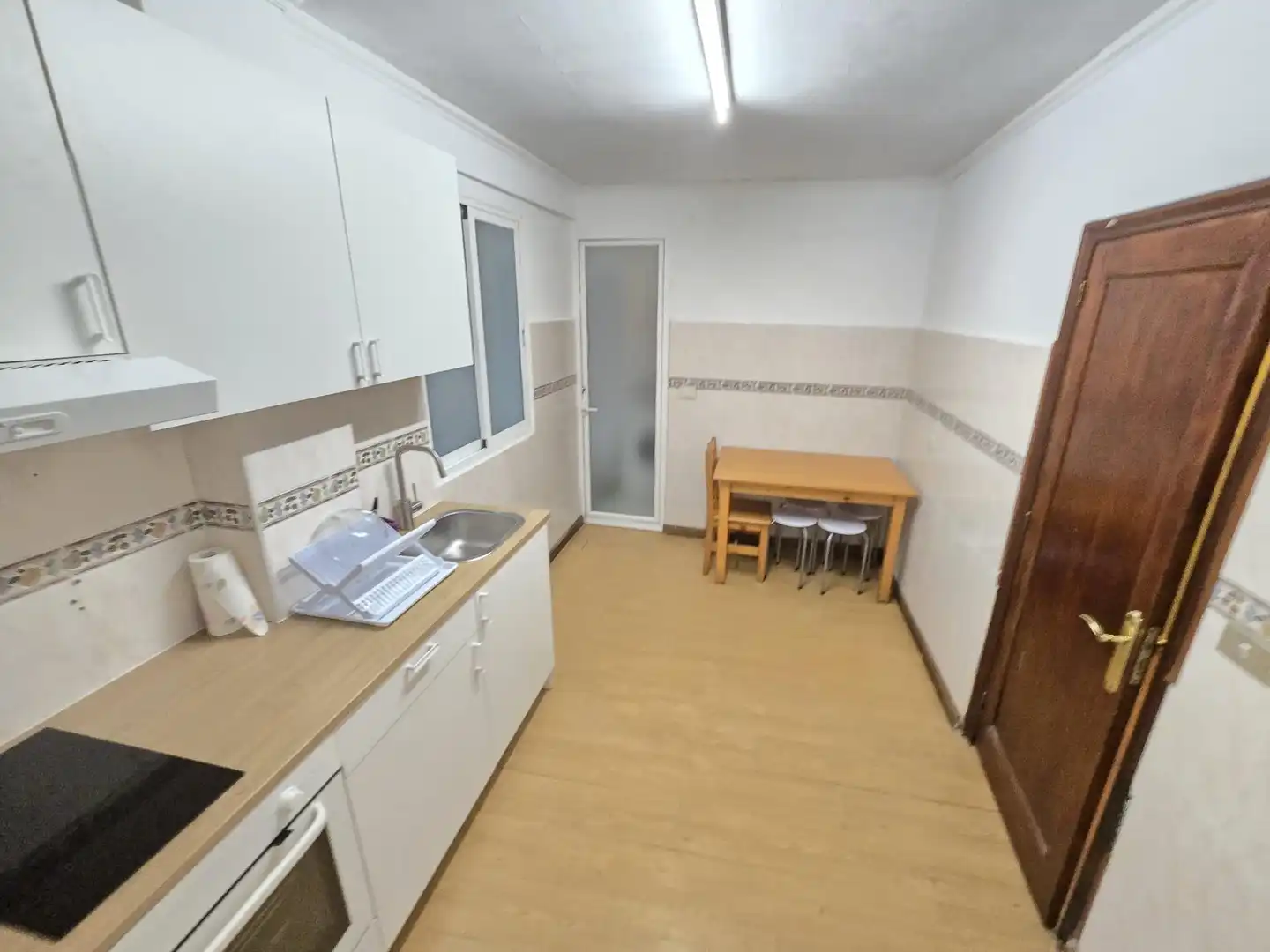 Kitchen of Flat for rent in Vigo   with Heating, Parquet flooring and Furnished