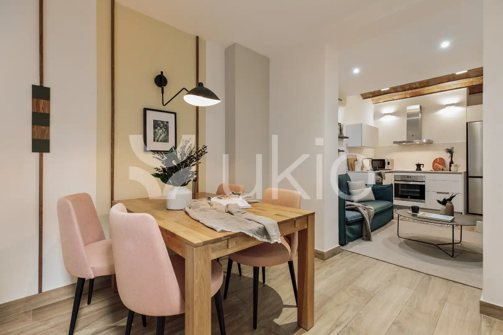 Comedor de Apartamento de alquiler en Barcelona con Aire acondicionado, Calefacción y Terraza