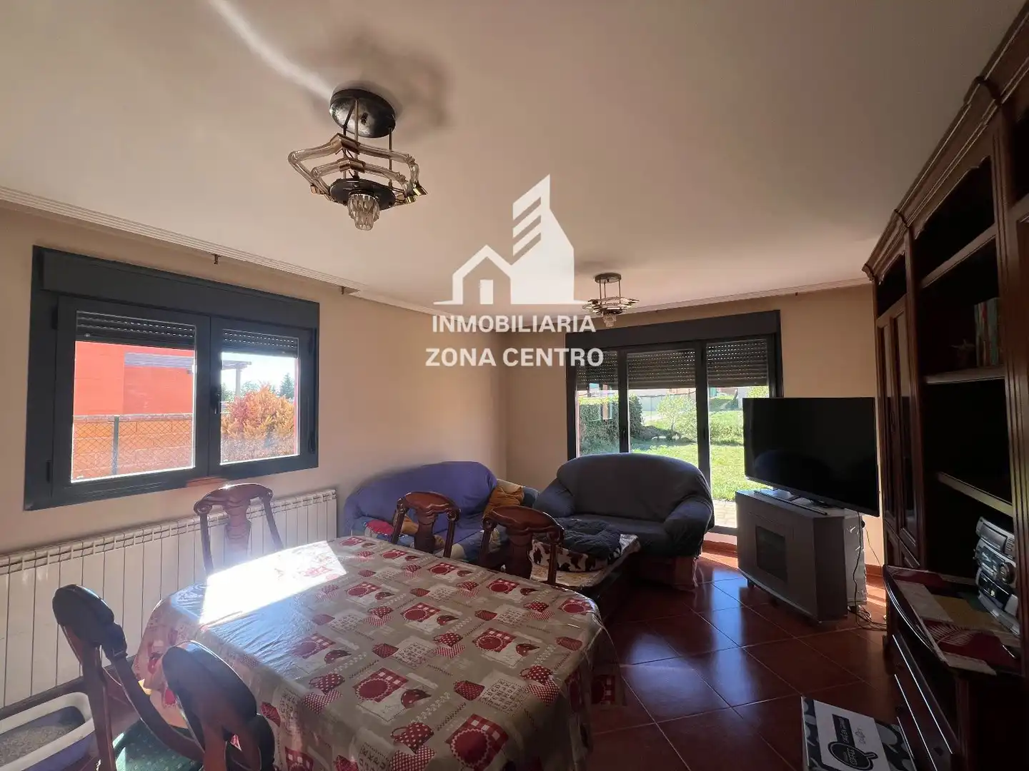 Vista exterior de Casa o xalet en venda en Grijota amb Calefacció, Jardí privat i Terrassa