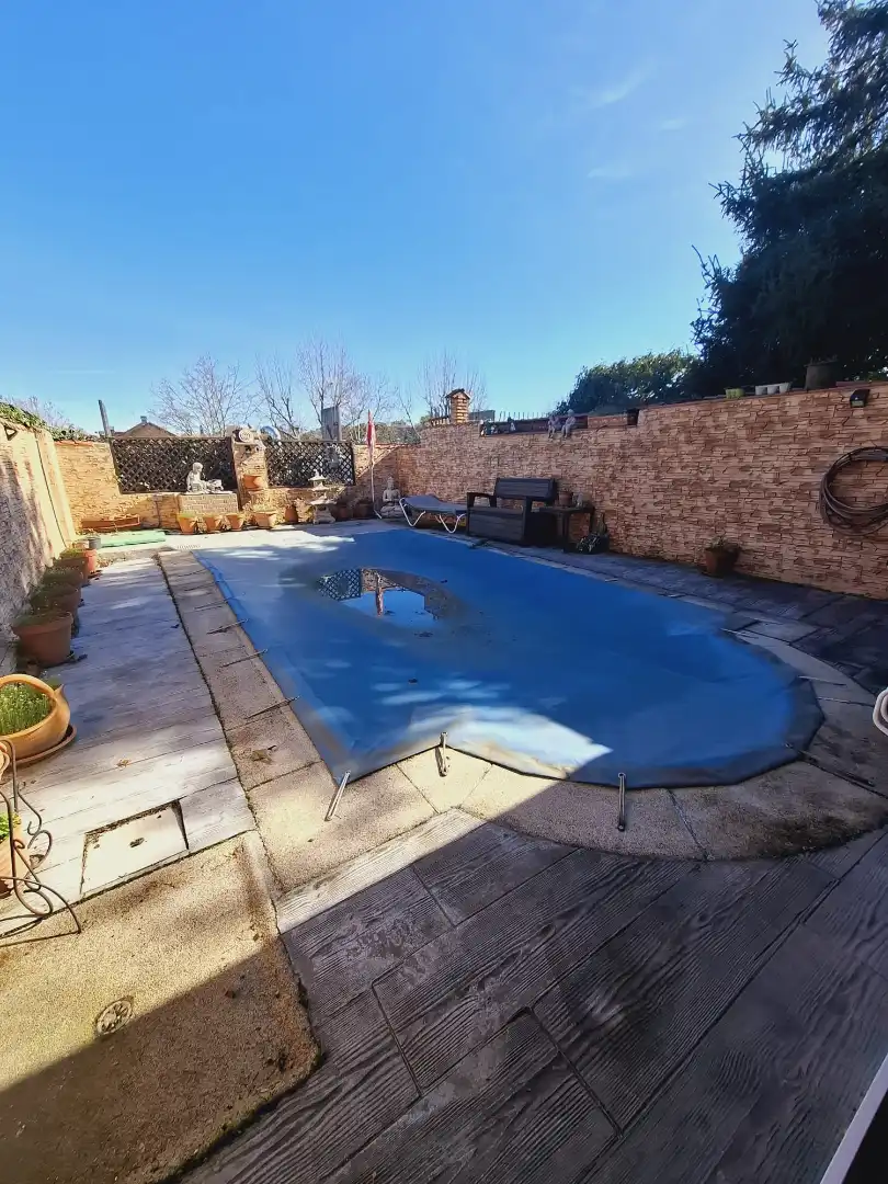 Piscina de Casa adosada en venta en Villaviciosa de Odón con Aire acondicionado, Calefacción y Jardín privado