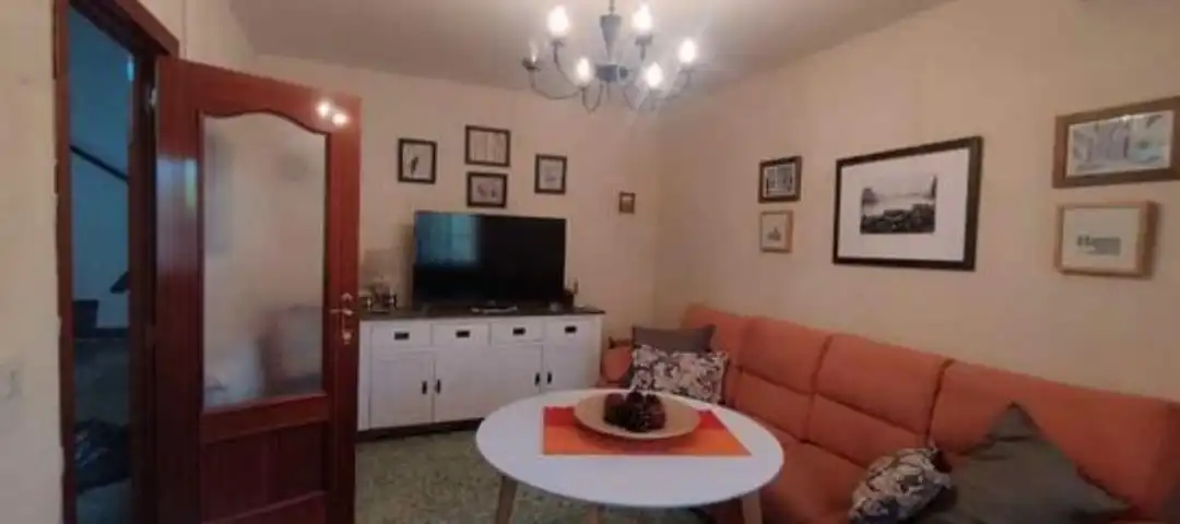 Sala de estar de Casa o chalet en venta en Arandilla con Calefacción, Terraza y Amueblado