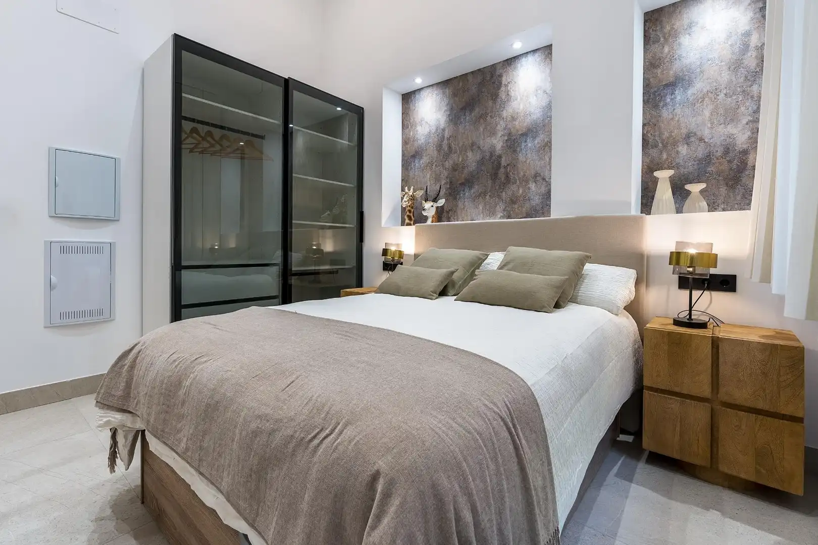 Bedroom of Ground floor for sale in Granada  with Air Conditioner, Private garden and Furnished