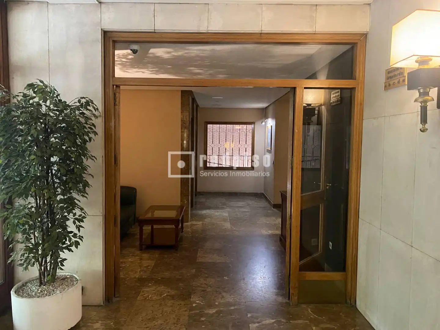 Wohnung zur Miete in Madrid mit Klimaanlage, Privatgarten und Terrasse