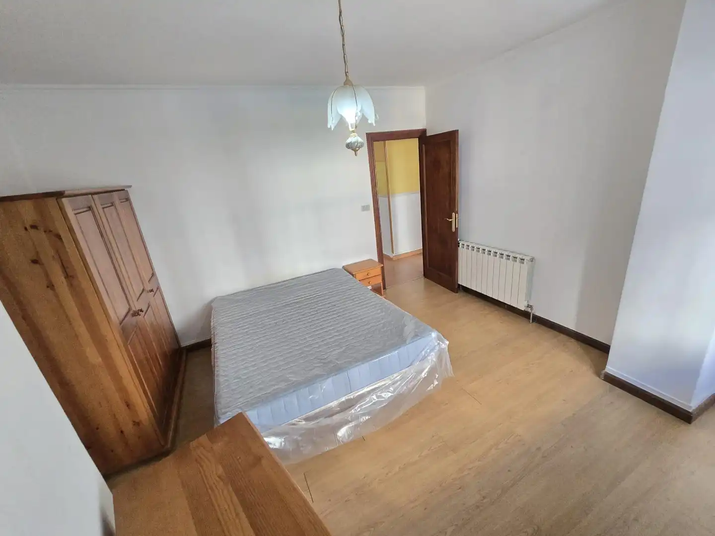 Habitación de Piso de alquiler en Vigo  con Calefacción, Parquet y Amueblado