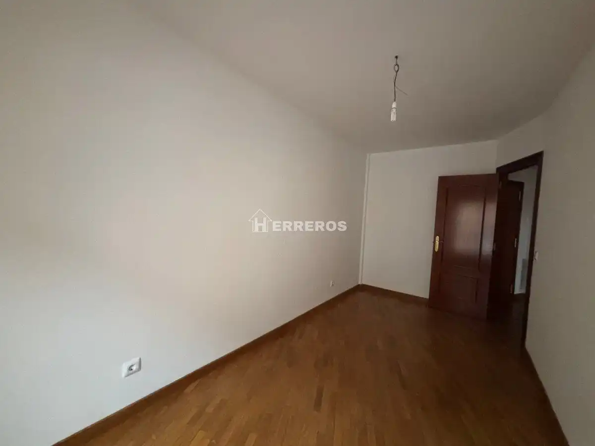 Bedroom of Flat for sale in Uruñuela  with Heating, Parquet flooring and Terrace