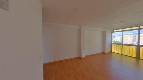 Foto 2 de Piso en venta en Cortijo Bazán - Los Casinis - Los Cipreses, Málaga Capital