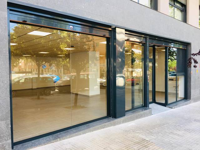 Local comercial en Alquiler en Rambla de Sant Nebridi, 54 en Cementiri Vell