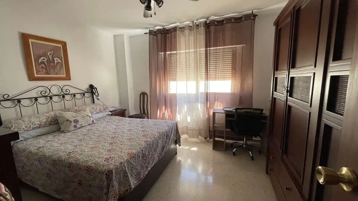 Bedroom of Flat for rent in Granada  with Air Conditioner and Heating